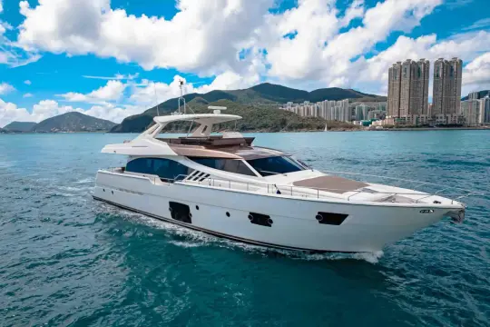 Ferretti Yachts 870