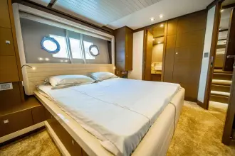 Thumbnail von Ferretti Yachts 870