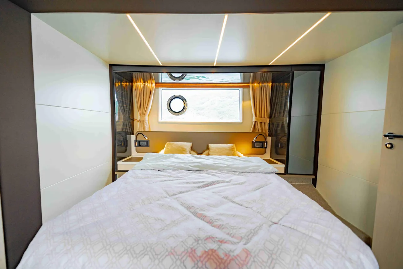 Thumbnail von Azimut 66