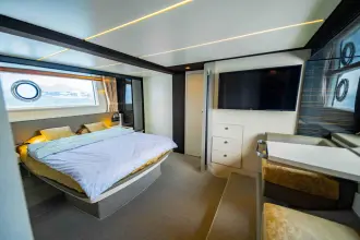 Thumbnail von Azimut 66