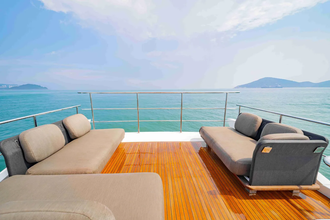 Thumbnail von Azimut 66