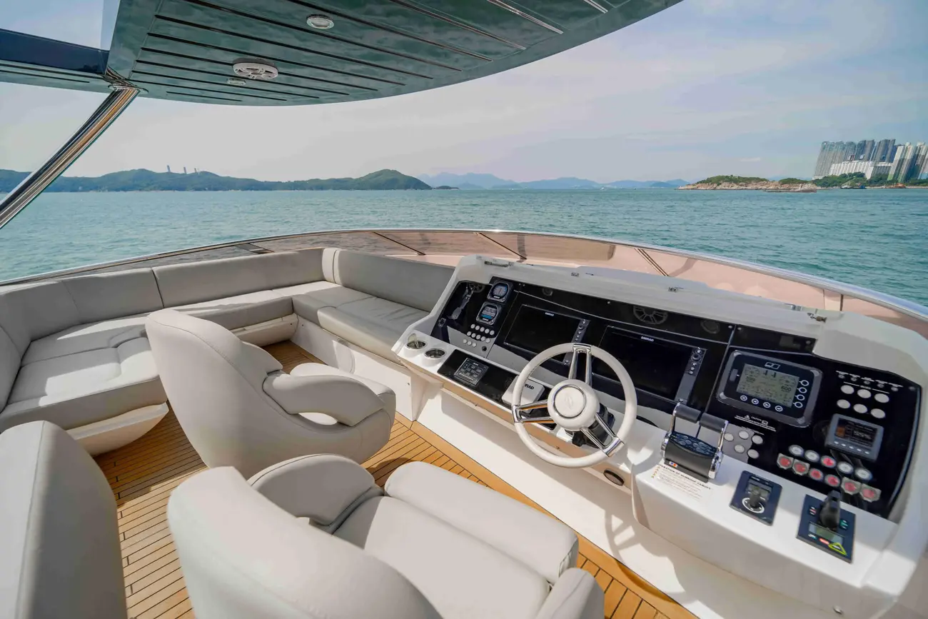Thumbnail von Sunseeker 86 Yacht