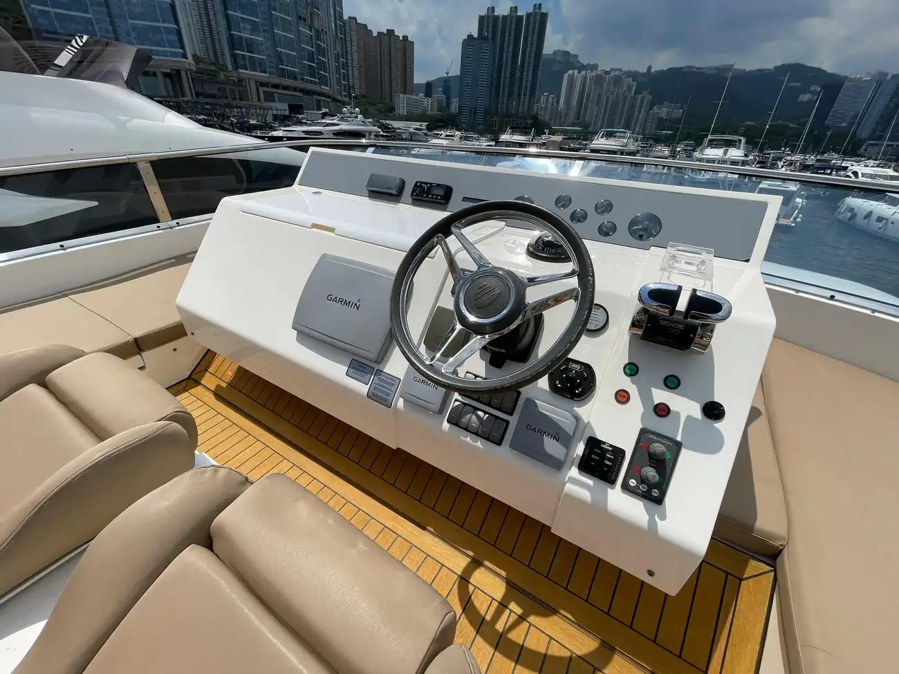 Thumbnail von Fairline Squadron 65