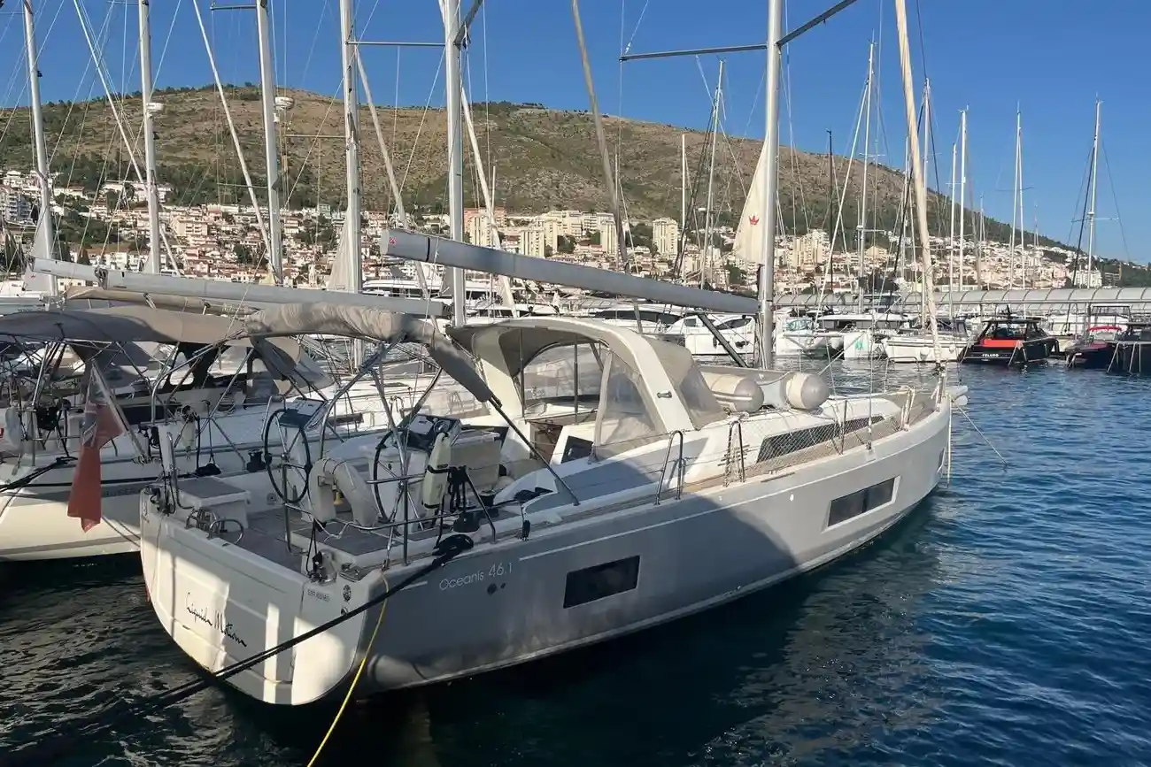 Beneteau Oceanis 46.1 Liquid Motion