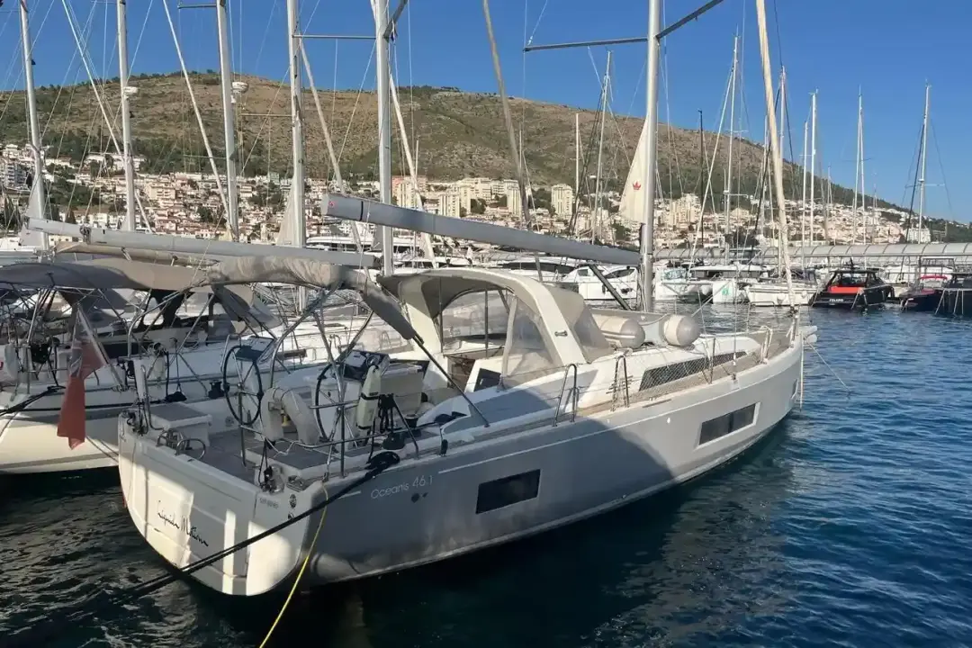 Beneteau Oceanis 46.1 Liquid Motion