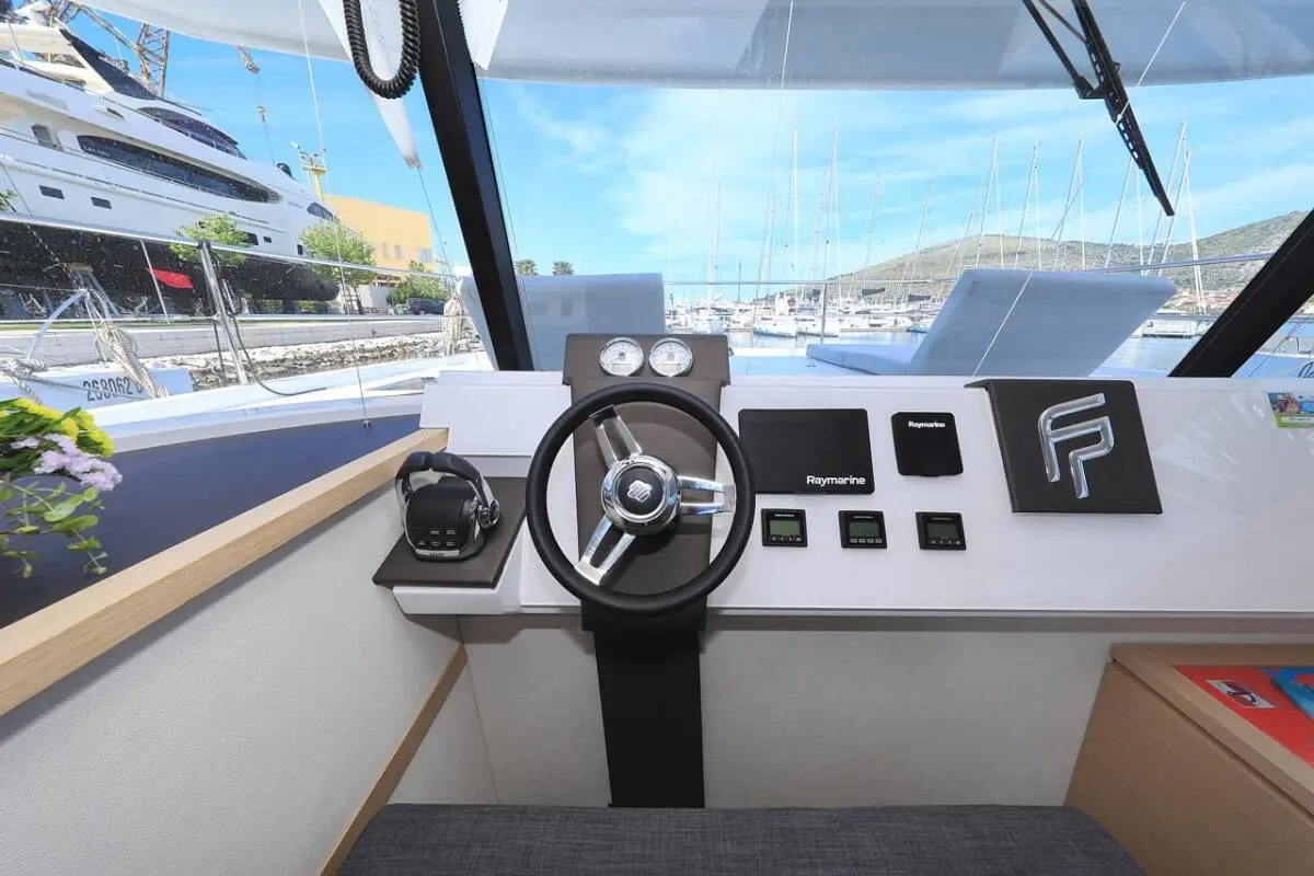 Thumbnail von Fountaine Pajot MY 37