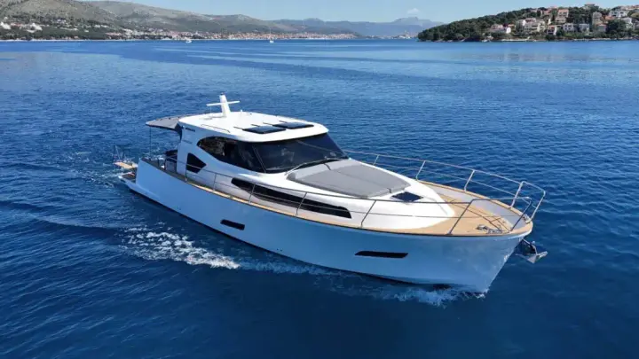 Monachus MY 47 Retro Cruiser