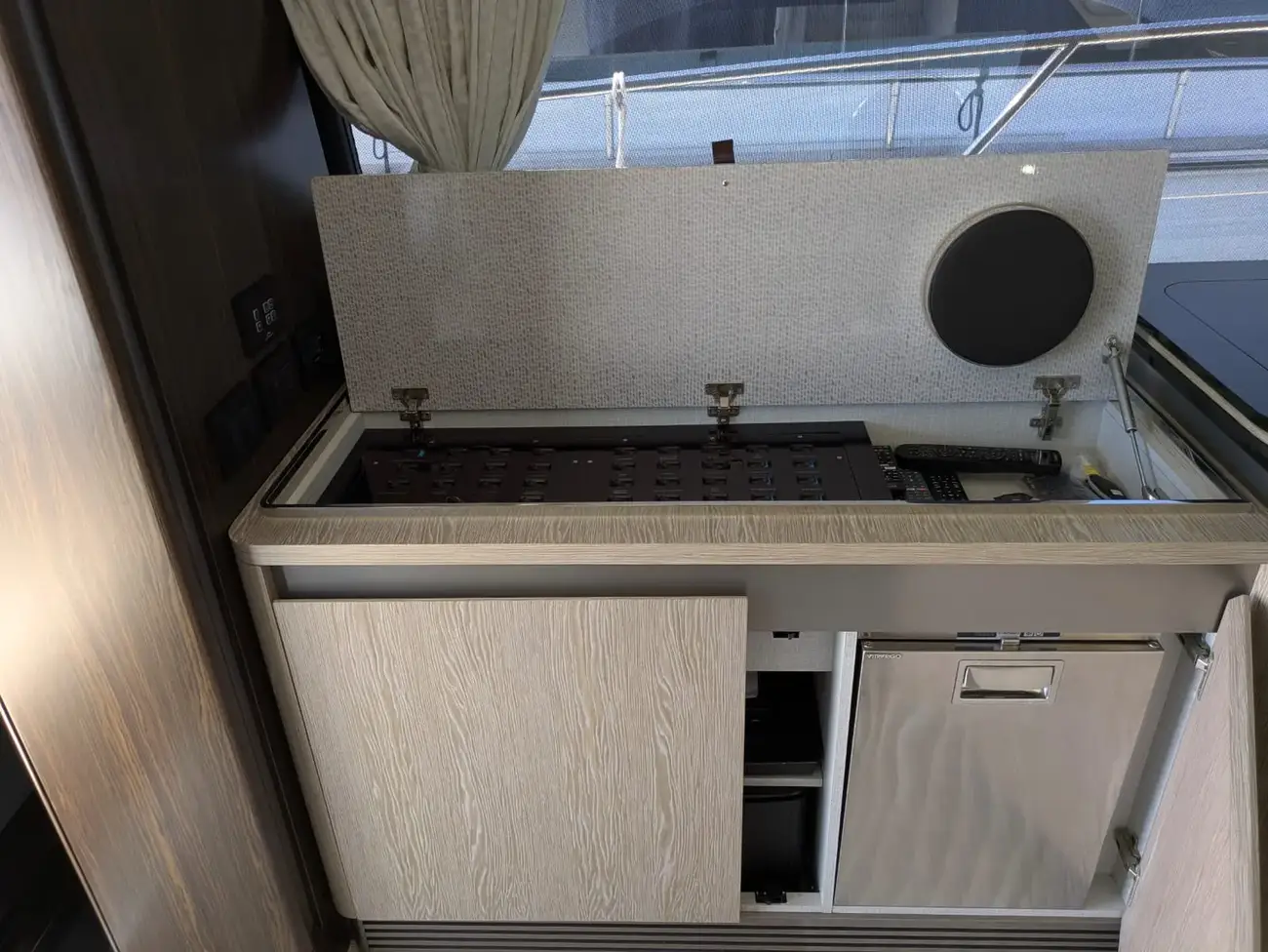 Thumbnail von Азимут S6