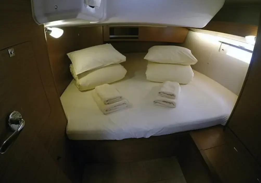 Thumbnail von Dufour 430 Magdalena