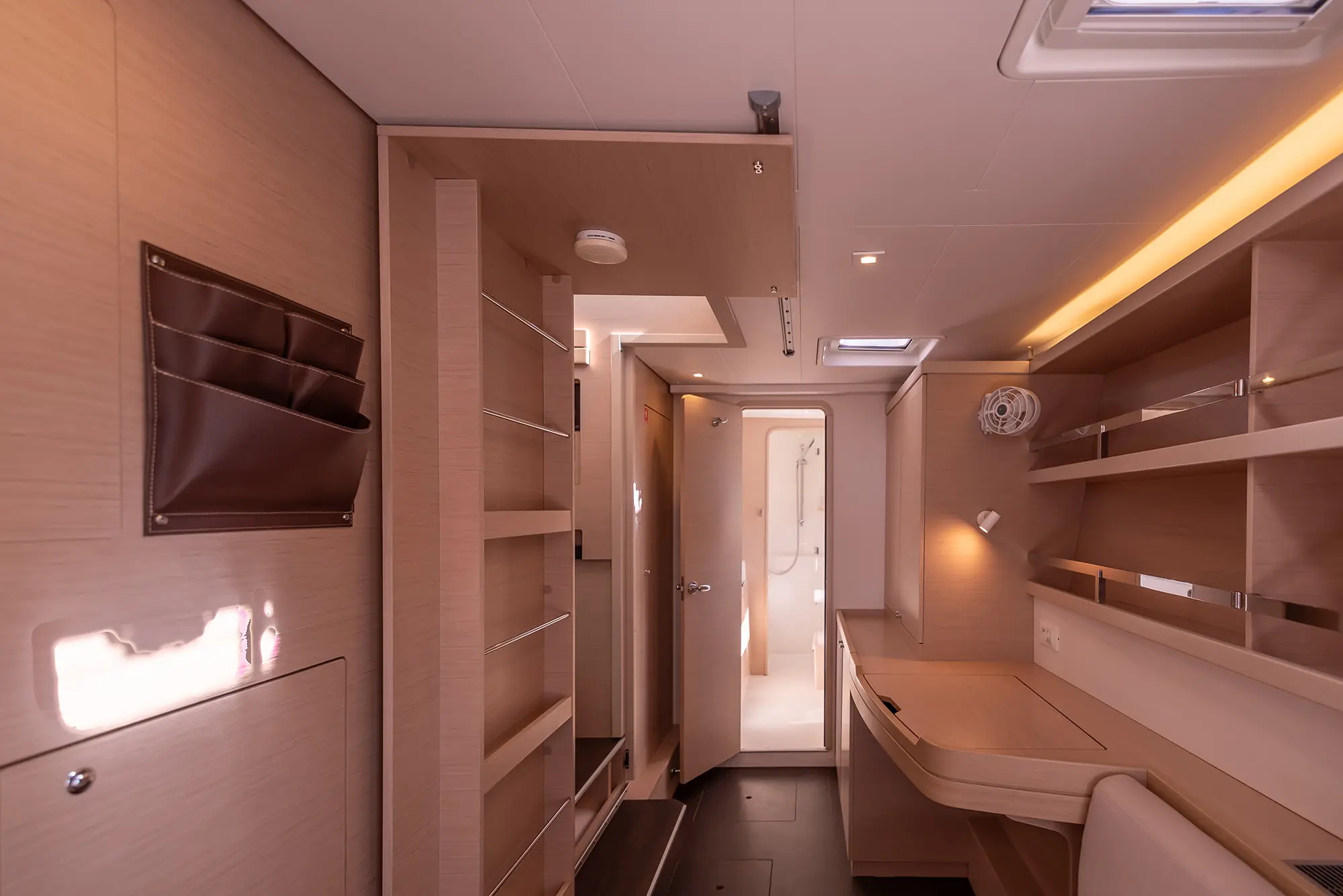 Thumbnail von Lagoon 42 ZNAJDŹ NAS