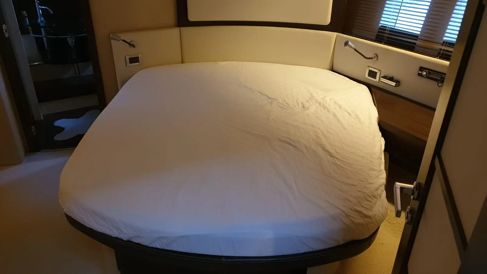 Thumbnail von Azimut 62