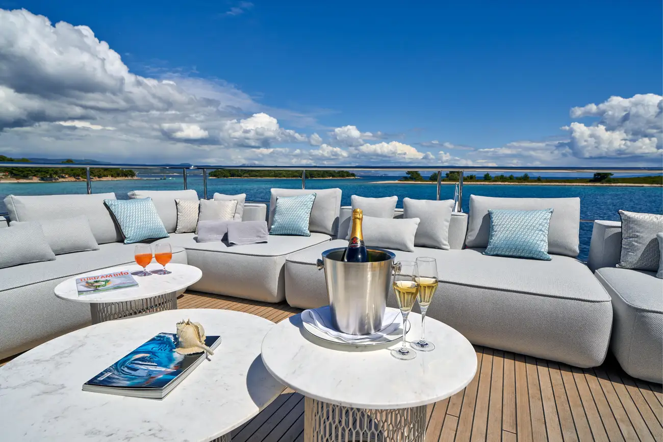 Thumbnail von Azimut Grande 27M Aluminia Too