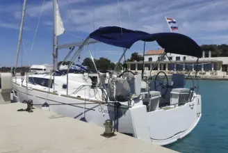 Thumbnail von Beneteau Oceanis 38.1 Laura