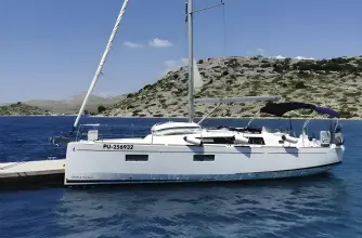 Thumbnail von Beneteau Oceanis 38.1 Laura