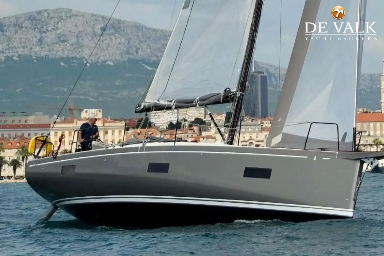 Beneteau First 44