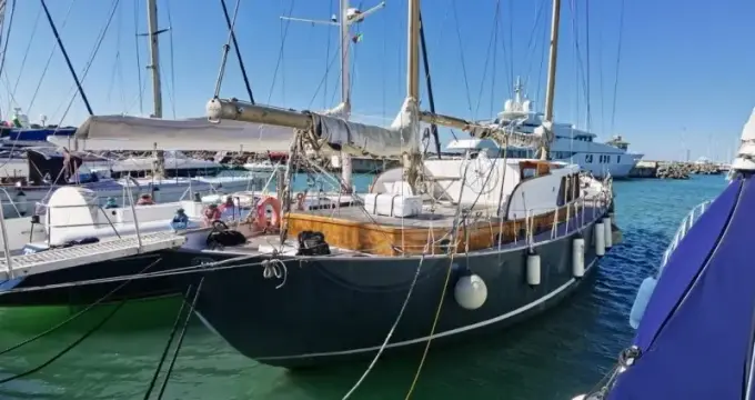 Camper & Nicholson 18m