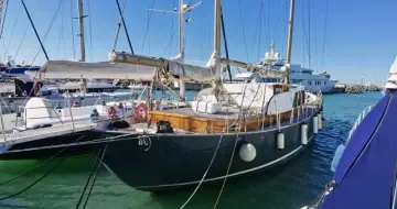 Camper & Nicholson 18m
