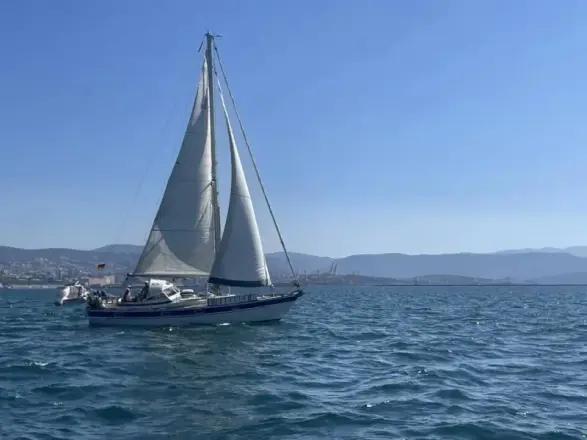 Hallberg-Rassy 352