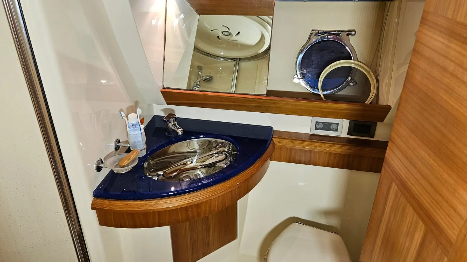 Thumbnail von Azimut 50