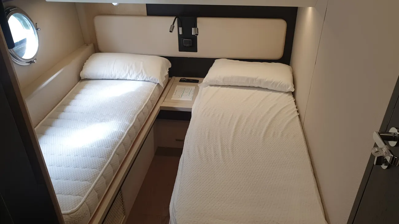 Thumbnail von Azimut 66