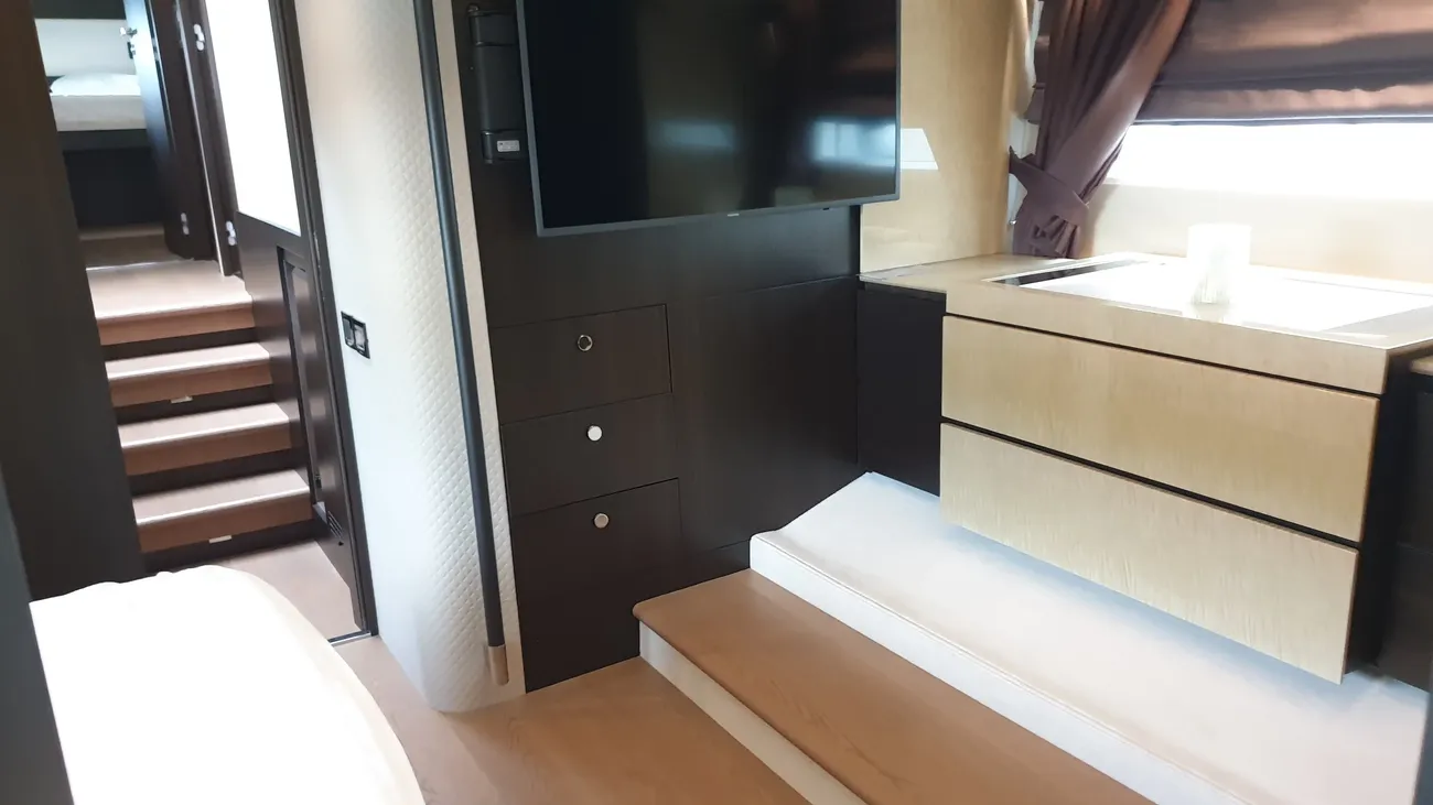 Thumbnail von Azimut 66