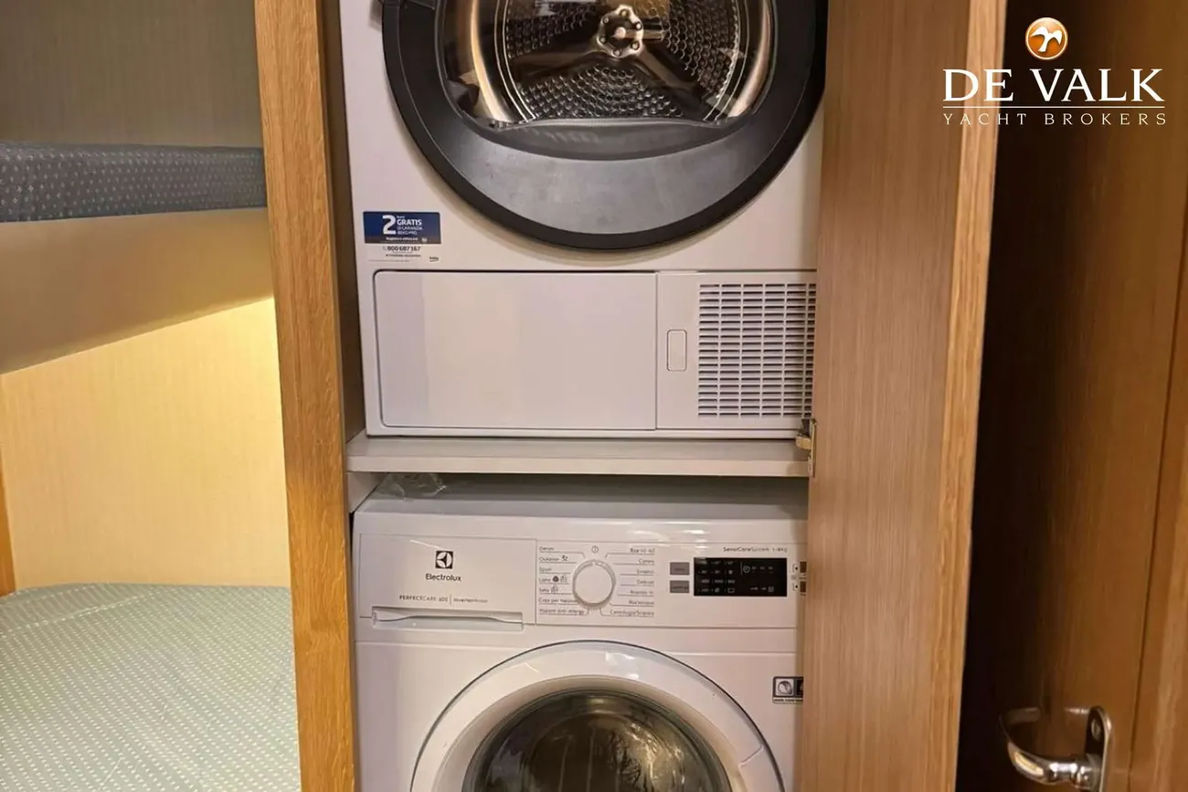 Thumbnail von Hatteras 65 Convertible