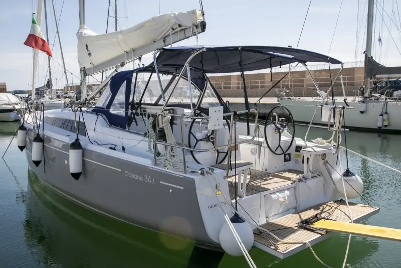 Thumbnail von Beneteau Oceanis 34.1