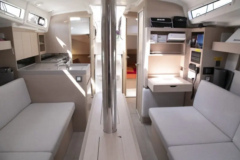 Thumbnail von Beneteau Oceanis 34.1