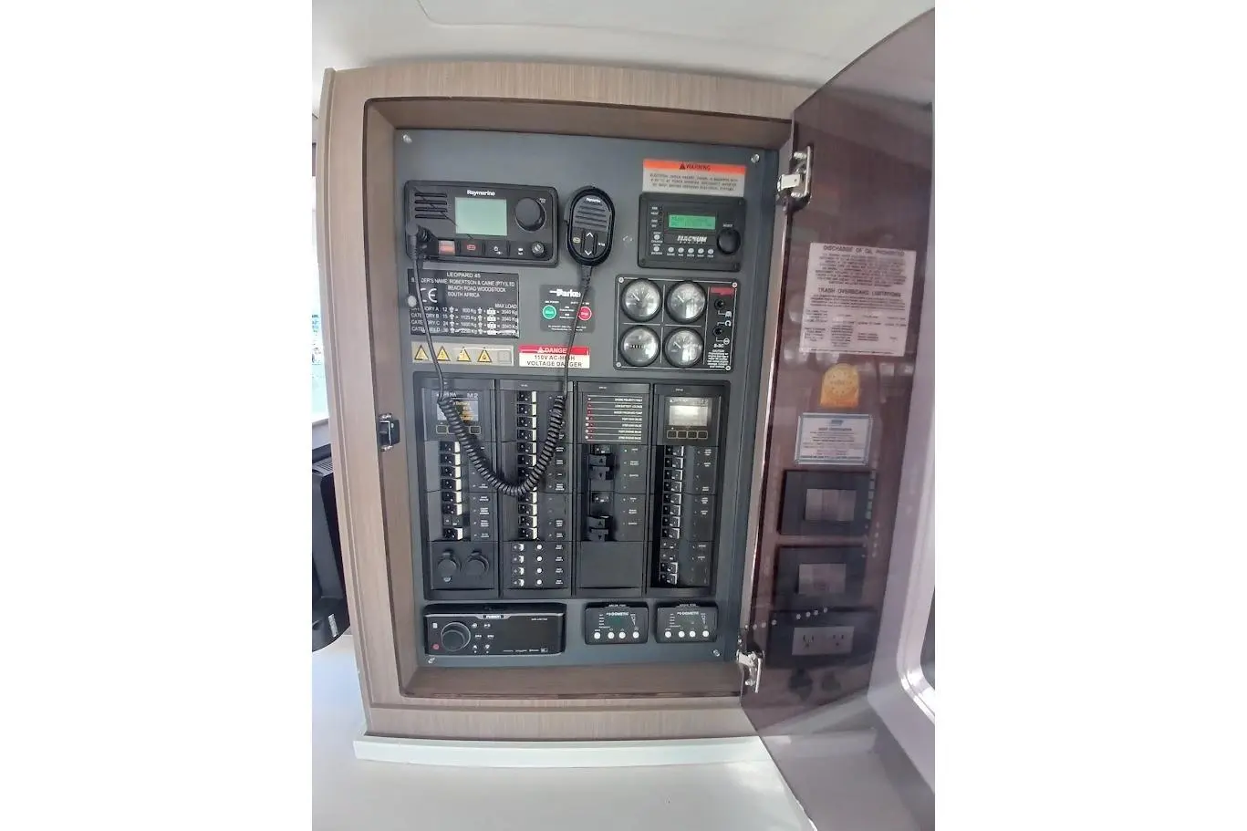 Thumbnail von Leopard 45 INCOMMUNICADO