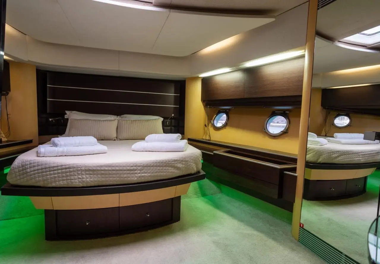 Thumbnail von Azimut 86s