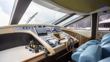 Thumbnail von Azimut 86s