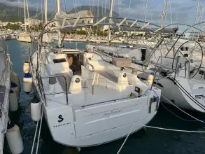 Thumbnail von Beneteau Oceanis 30.1 GREY PEARL 30.1