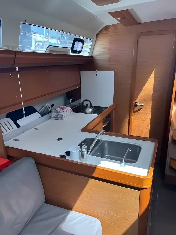 Thumbnail von Dufour 412 GL