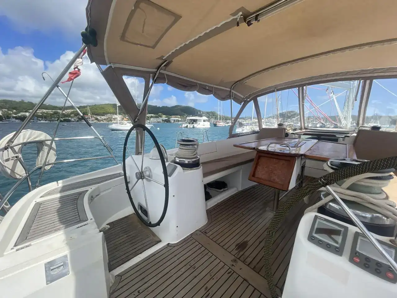 Thumbnail von Beneteau Oceanis 523 Magic