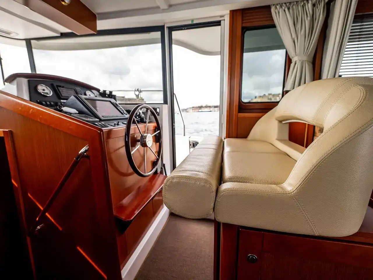 Thumbnail von Beneteau Swift Trawler 44 LILU II