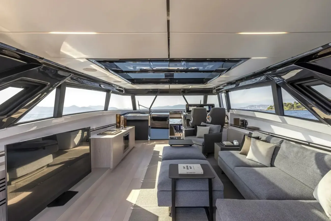 Thumbnail von Ferretti Yachts 1000 Skydeck