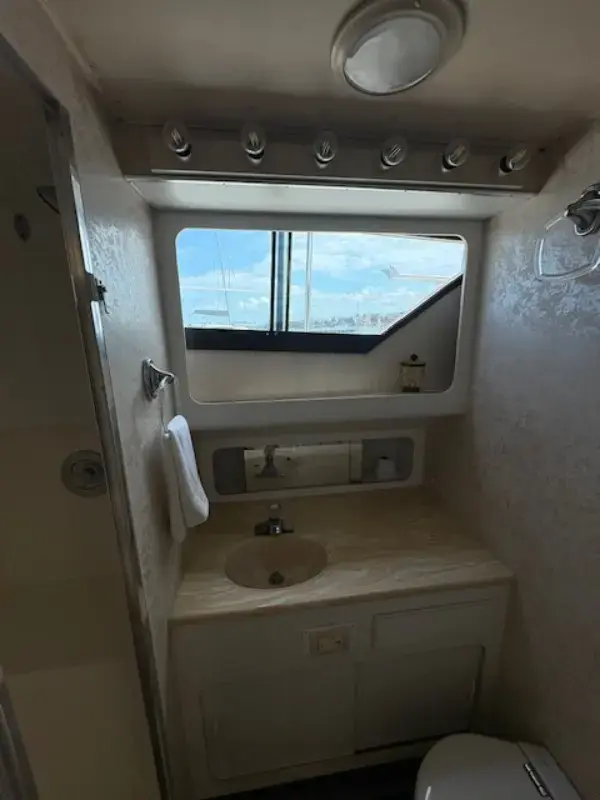 Thumbnail von Hatteras 70 Convertible ISLAND