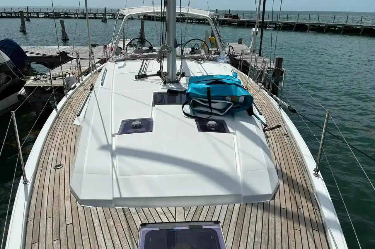 Thumbnail von Beneteau Oceanis 41.1 MAR III