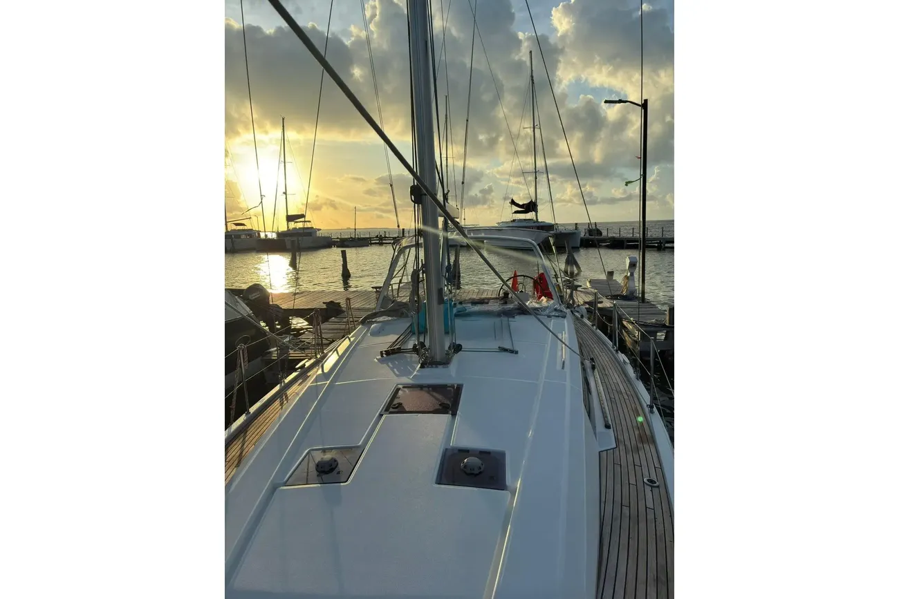 Thumbnail von Beneteau Oceanis 41.1 MAR III