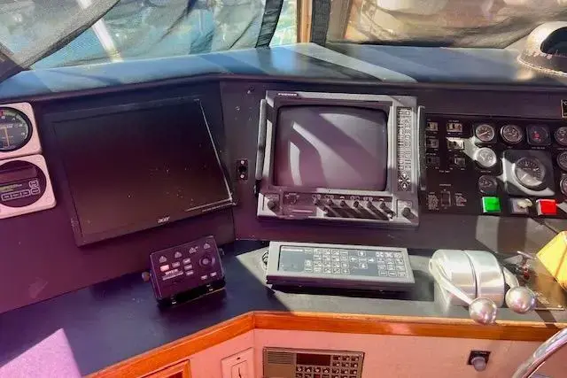 Thumbnail von Hatteras 65 Convertible ABUELO