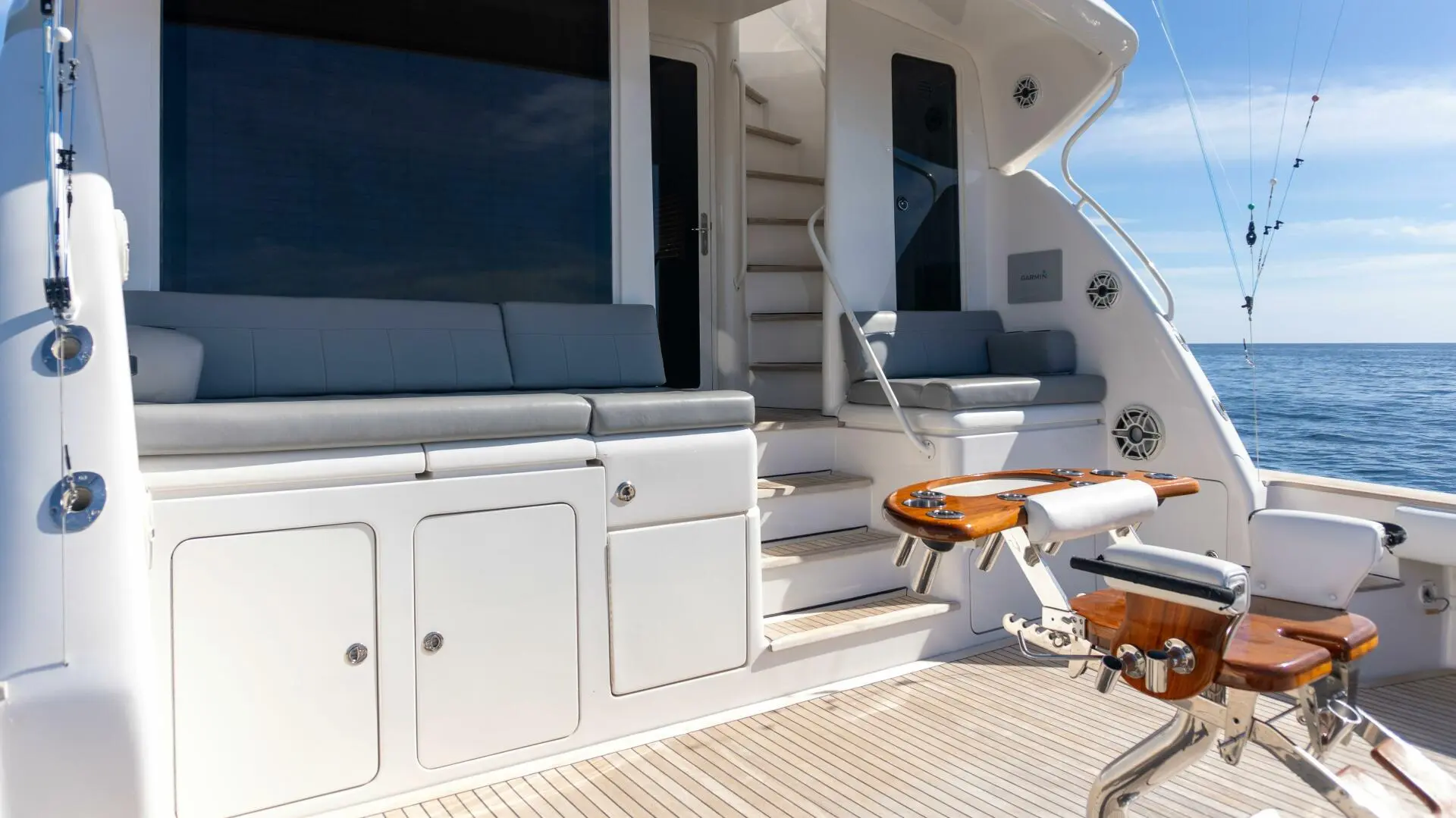 Thumbnail von Bertram 67 Convertible Chill 'N