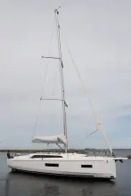 Thumbnail von Beneteau Oceanis 37.1