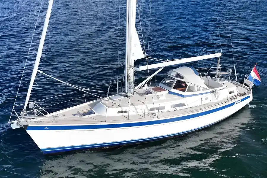 Thumbnail von Hallberg-Rassy 37