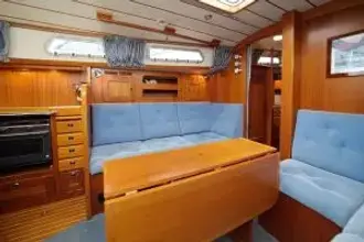 Thumbnail von Hallberg-Rassy 37