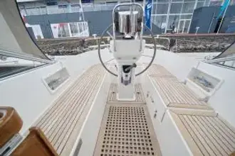 Thumbnail von Hallberg-Rassy 37