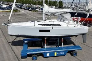 Thumbnail von Beneteau Oceanis 30.1