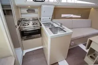 Thumbnail von Beneteau Oceanis 30.1