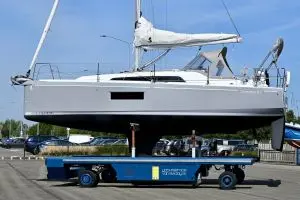 Thumbnail von Beneteau Oceanis 30.1