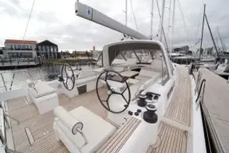 Thumbnail von Beneteau Oceanis Yacht 54