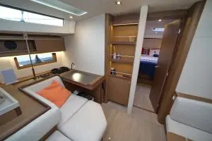 Thumbnail von Beneteau Oceanis 51.1